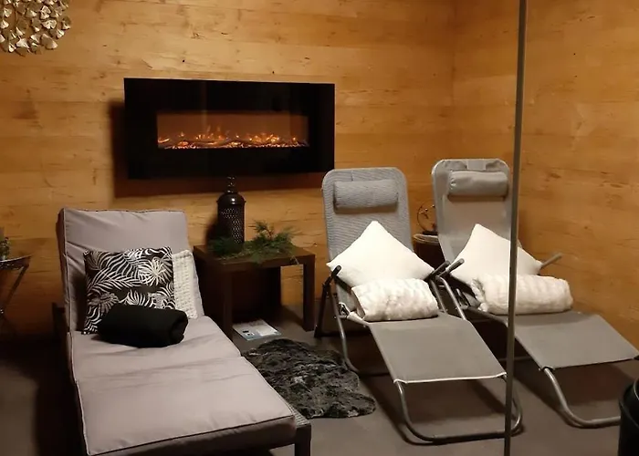 With 3 Bedrooms Holiday home